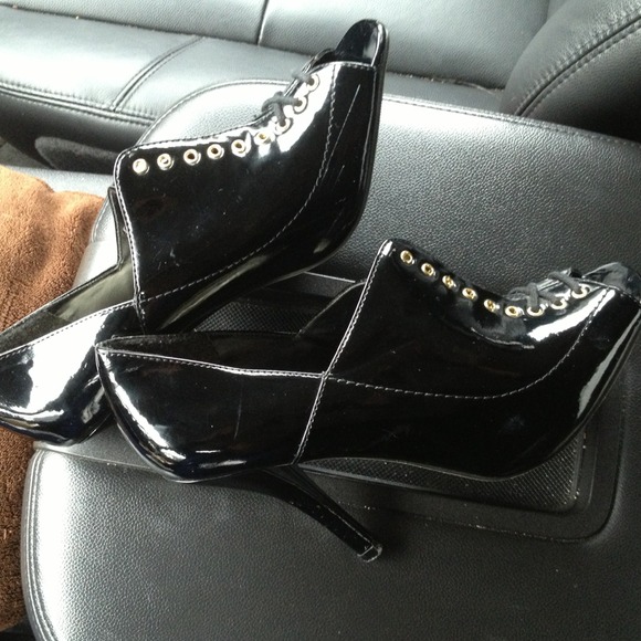 Steve Madden Black Patent Leather Heels Sz6 Medium - Picture 4 of 4