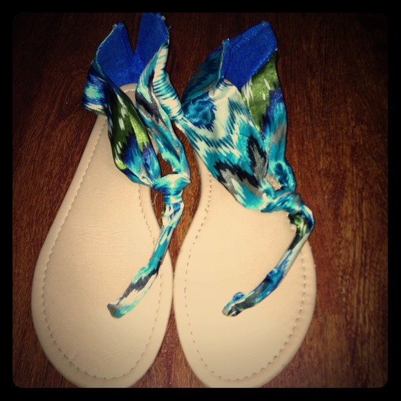 Sandles
