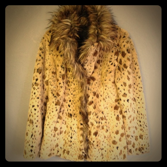 Beautiful fur leopard printed coat