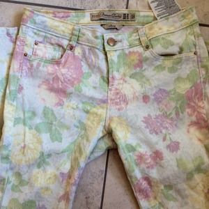 Zara Jeans - Zara floral skinnies Zara Jeans - Zara floral skinnies