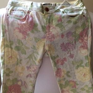 Zara Jeans - Zara floral skinnies Zara Jeans - Zara floral skinnies