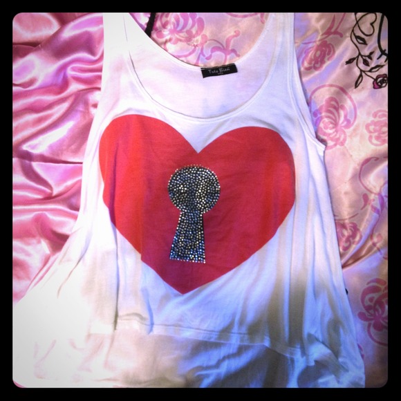 Rhinestone Keyhole Crop Tank Top!