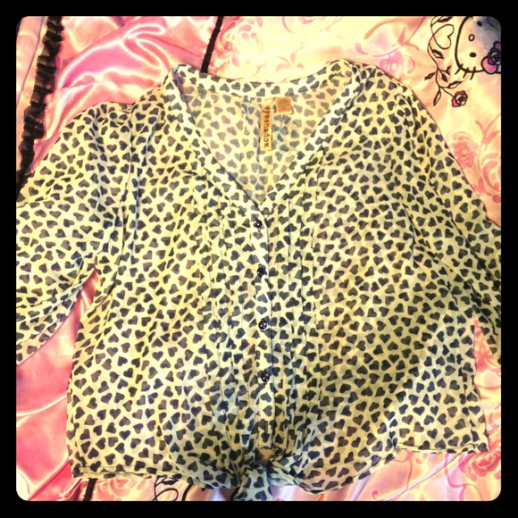 Sheer button up shirt, super cyuteeeee!
