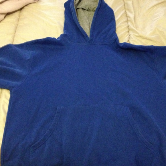 Bundle men's sweatshirts in good condition!!