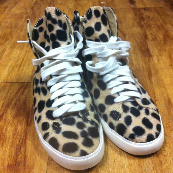 Leopard sneaker
