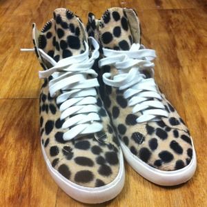 Leopard sneaker