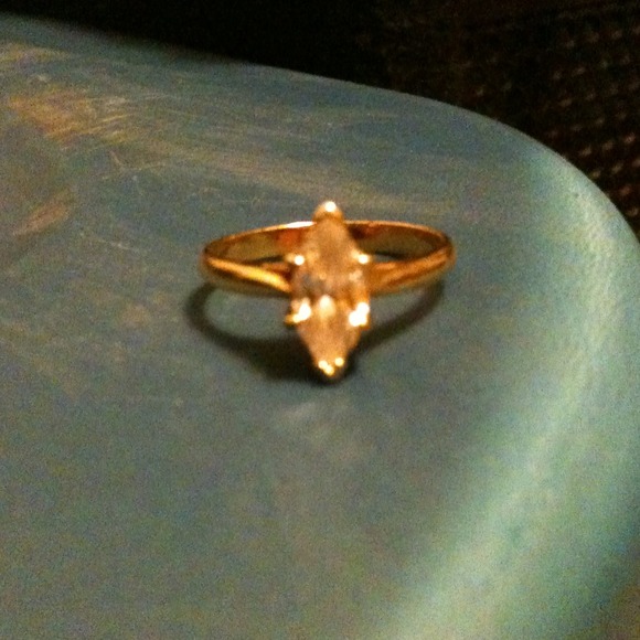 CZ ring - Picture 2 of 2