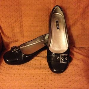Ecco ballet flats