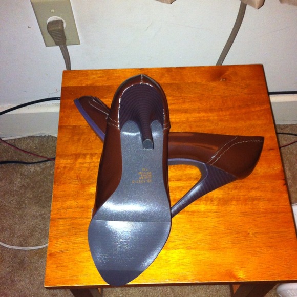 Brown high heel, patent leather look