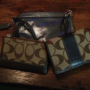 **SOLD TO ximena86** Authentic coach wallets