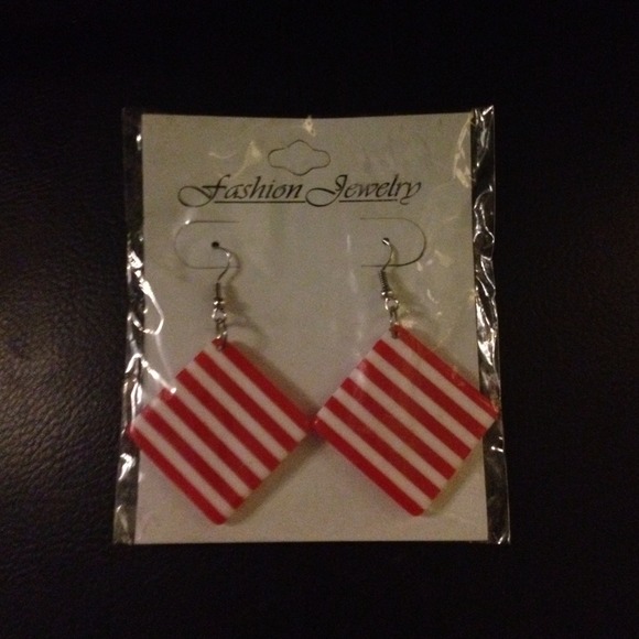 Red And White Earrings - Picture 1 of 1