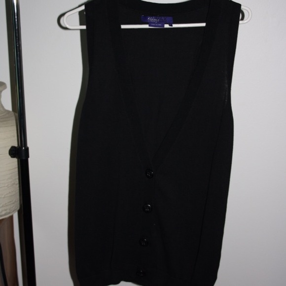 🚫Traded: Black Sweater Vest - Picture 1 of 2