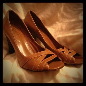 Arturo Chiang great condition. Worn once. Like new