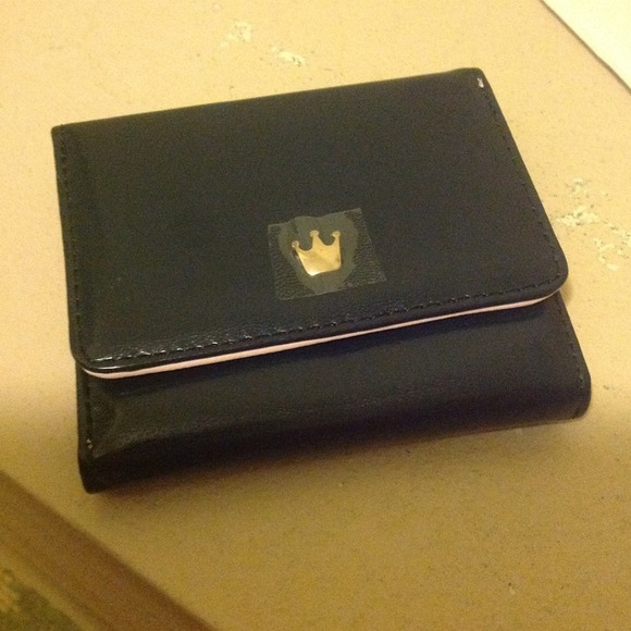 ❌❌SOLDDD Navy crow trifold wallet!