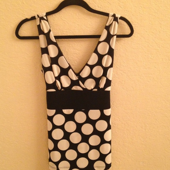 ✋Reserved for @reneewilliams polka dot top & dress