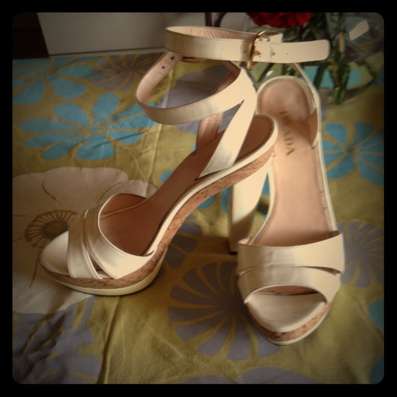 RESERVED for @shirlz335 Vintage PRADA super high