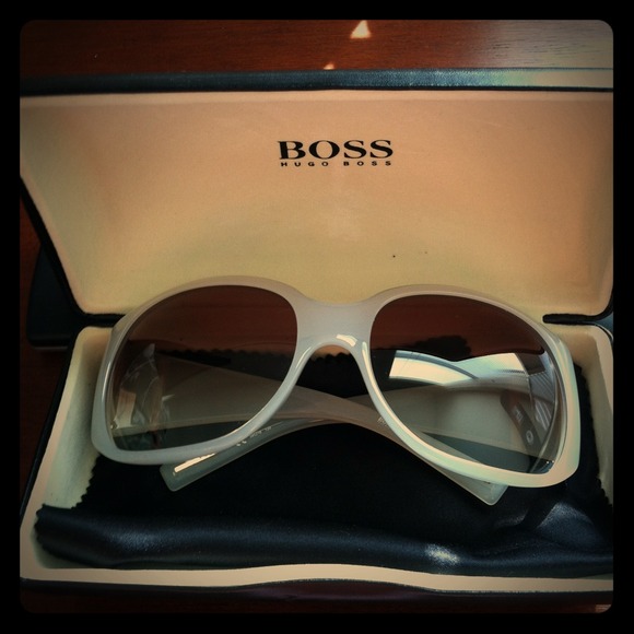 Hugo Boss Accessories - No longer avail. Authentic Hugo Boss sunnies