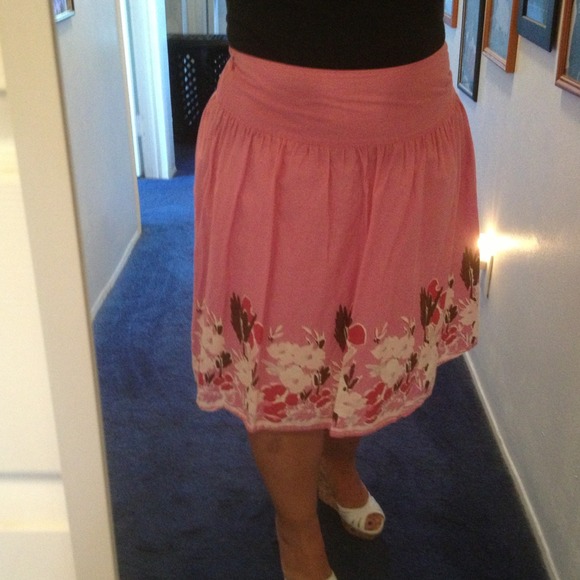 Pink print skirt sz 14