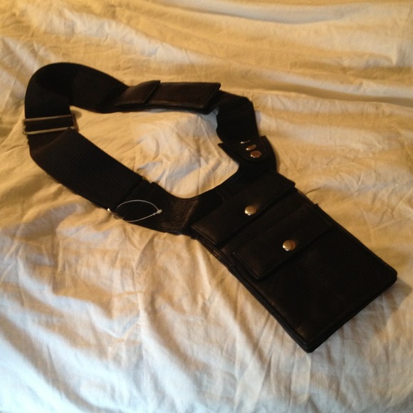 NWOT Leather Shoulder/Belt Fanny Pack (adjustable)