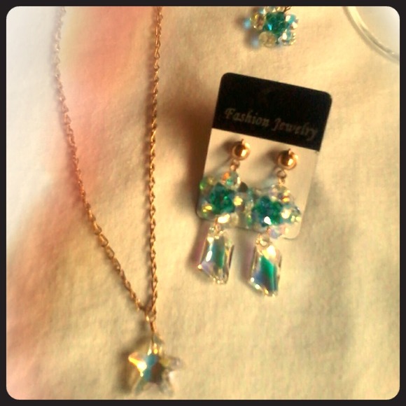 Necklace and pair of earrings