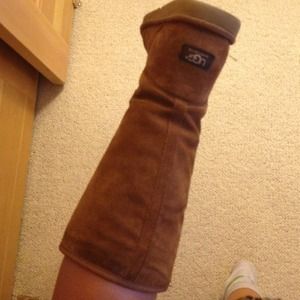 New, barely worn UGG's! With zipper Chestnut brown