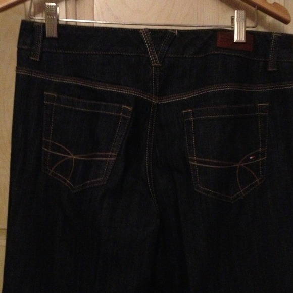 Tommy Hilfiger dark Capri jeans::sold - Picture 2 of 3