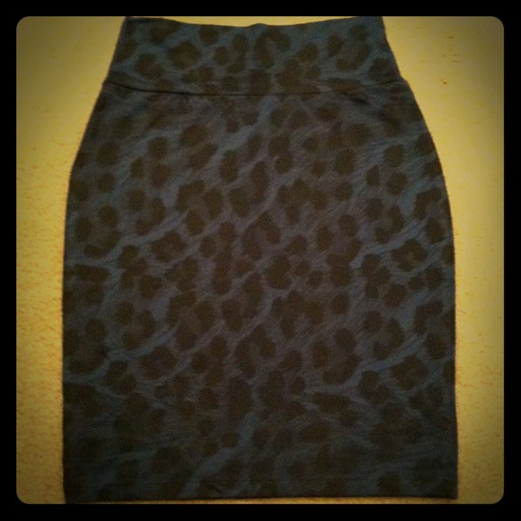 Blue an black leopard print skirt