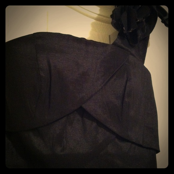 One shoulder ruffled blk top