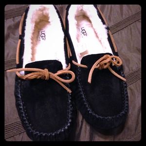 Ugg Loafer/Slippers. ****SOLD******