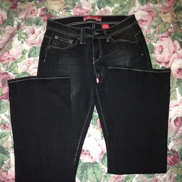 🔴Sold🔴Zana Di Jeans dark wash with rhinestones.