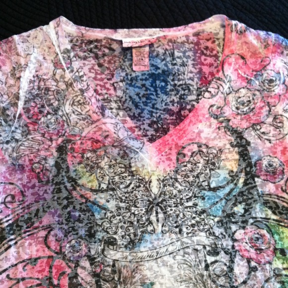 Graphic burn out v-neck tee - Picture 2 of 3