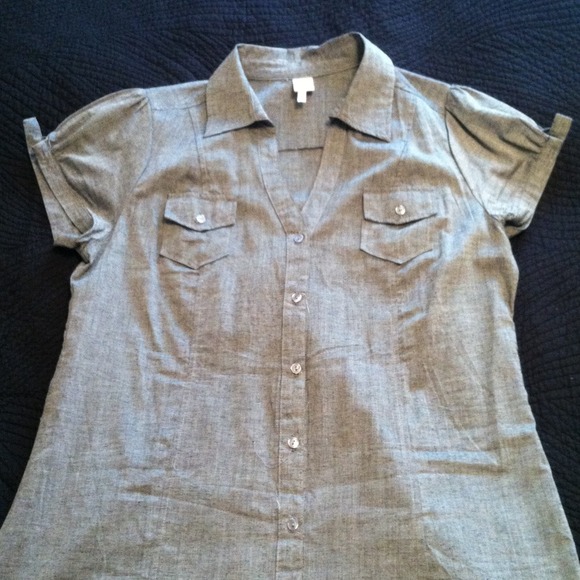 Rue 21 low cut button up. Size XL. - Picture 2 of 4