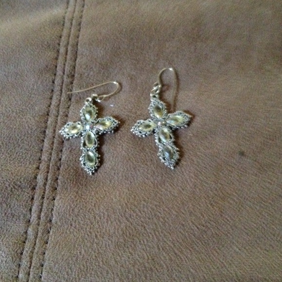 Crystal crosses