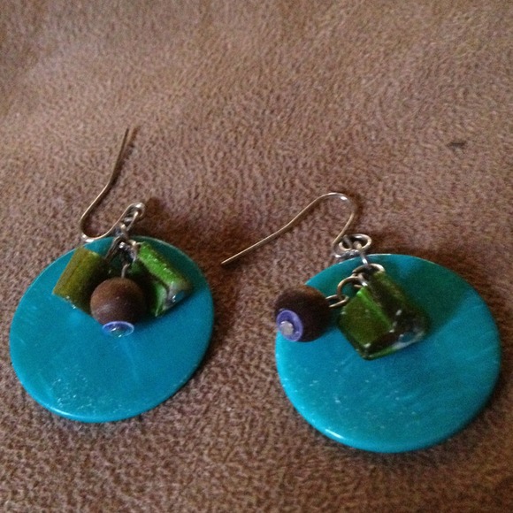 Turquoise cirlces