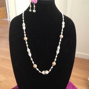 Necklace & earring set
