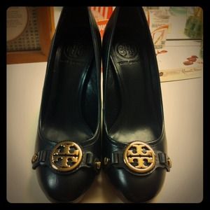 NWT Tory Burch black heels