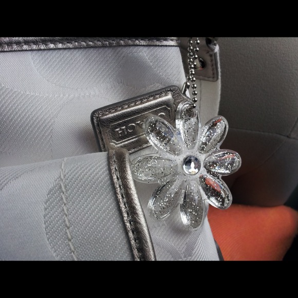 *::SOLD::* - Picture 4 of 4