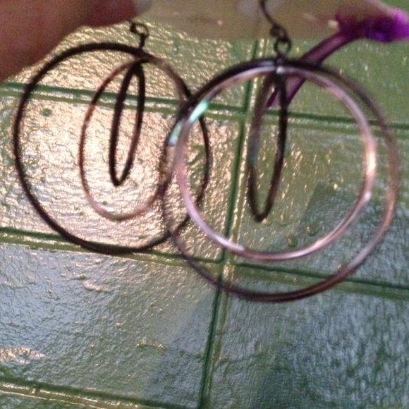 Lia Sophia hoops & tshirt