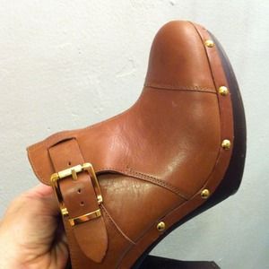 REDUCED to $45 BCBG brown leather Clogs size 8