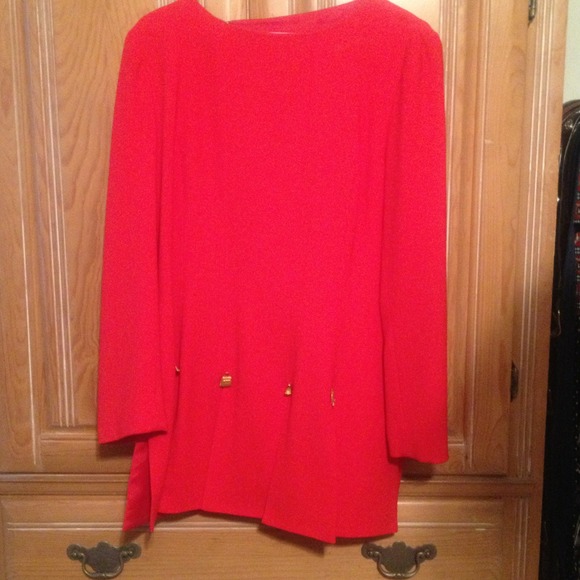 Red Pierre Balmain suit - Picture 1 of 4