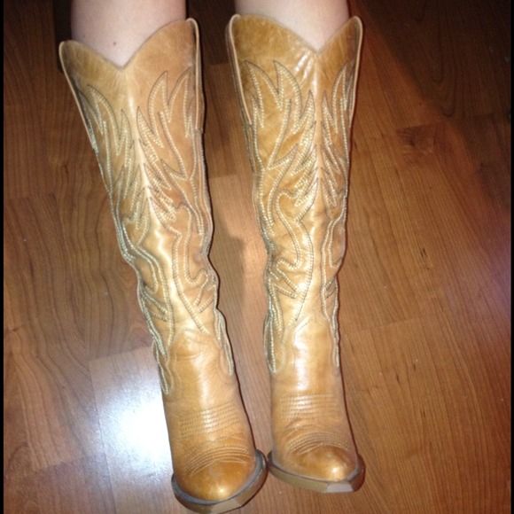Jessica Simpson cowboy boots