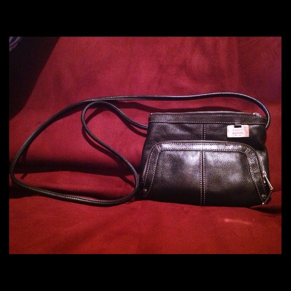 ✋RESERVED✋Tignanello Small Black Leather Handbag👜