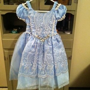 Blue blue dress ! Embroidered bodice.