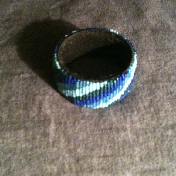 Beaded bracelet - Picture 2 of 2