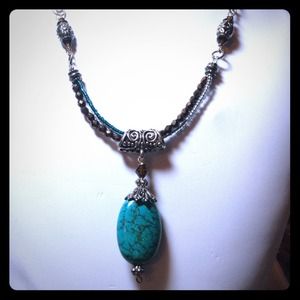 🌷SOLD🌷 Turquoise and Crystal Necklace
