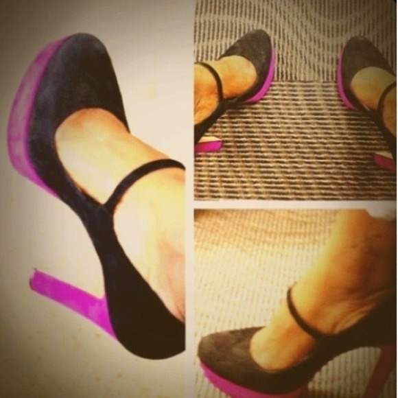 Vince Camuto Shoes - Vince Camuto color block heels