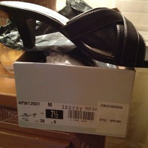 Rockport Low-Heel Sandal. BNIB