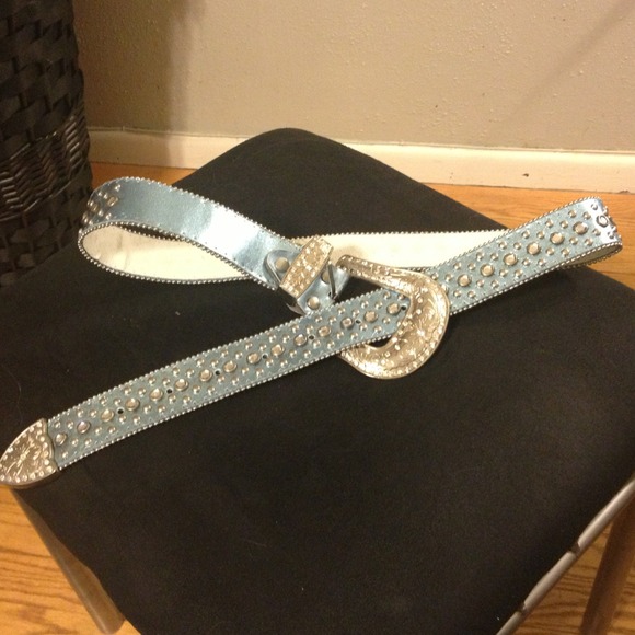 Baby blue studded leather belt - Picture 2 of 2