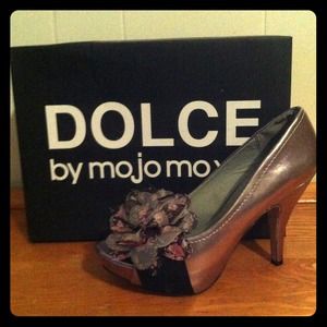 Never worn pumps by dolce by mojo moxy