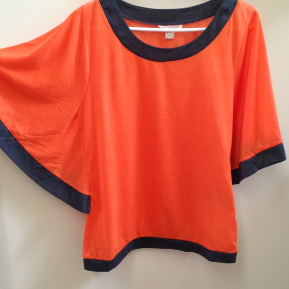 Color block dolman sleeve top